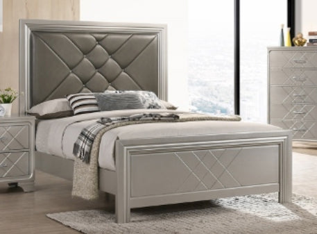 Crown Mark Phoebe Queen Platform Bed in Silver B6970-Q