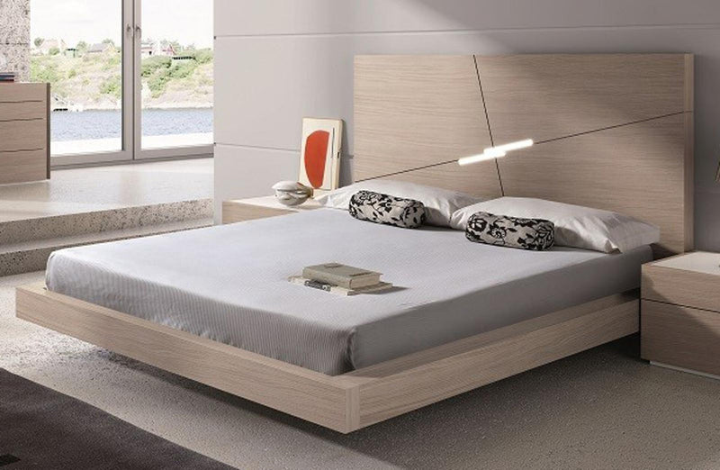 J&M Furniture Evora Queen Platform Bed in Wenge