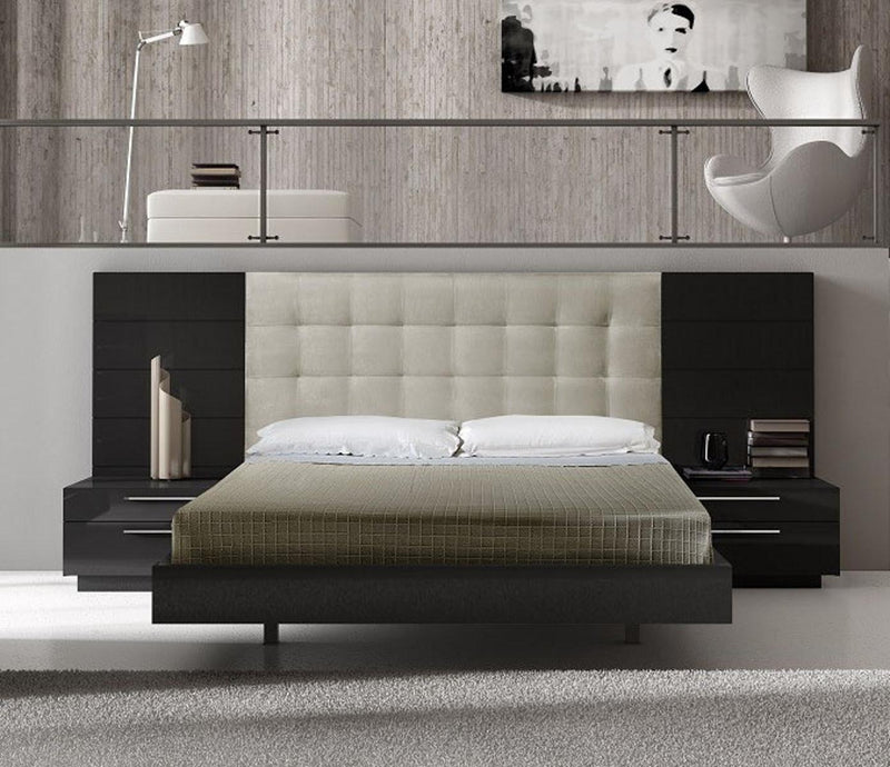 J&M Furniture Santana Queen Panel Bed in Black