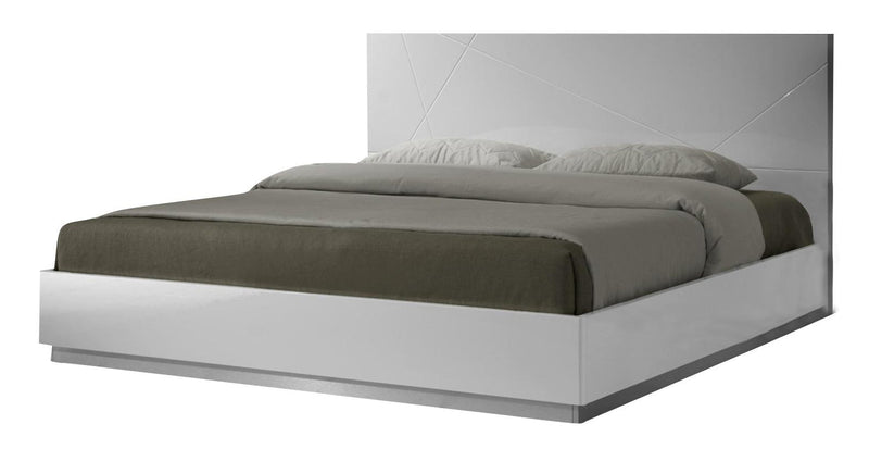 J&M Naples Queen Platform Bed in White Lacquer