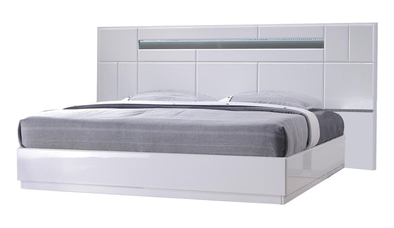 J&M Palermo King Bed in White Lacquer and Chrome