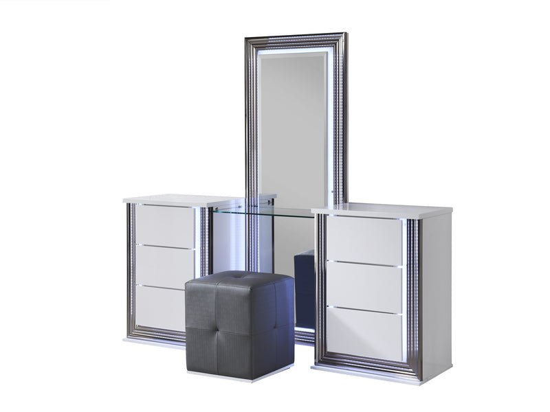 Global Furniture Ylime Smooth White Vanity Set