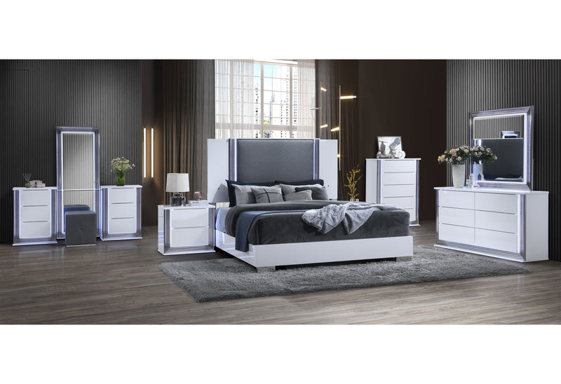 Global Furniture Ylime White King Bed with LED