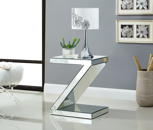 Meridian Furniture Zee End Table