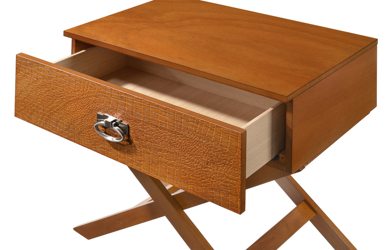 Glory Furniture Xavier White 1 Drawer Nightstand