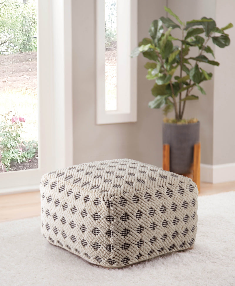 Steve Silver Kodi White Square Pouf