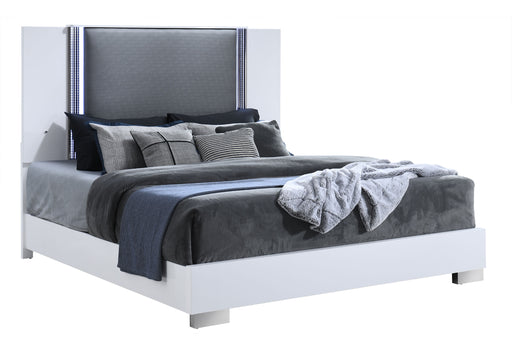 Global Furniture Ylime White King Bed with LED