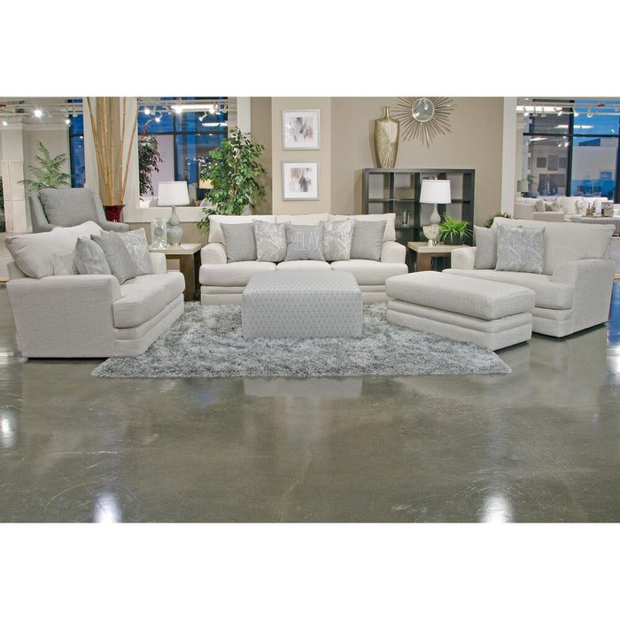 4470 Sofa and Love in Zeller Cream